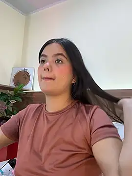 Snapshot of thamiina__ chatting on 10, 6, 2026 thamiina online show from 10, 6, 2026