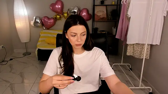 Snapshot of Lilian_Iris chatting on 20, 5, 2026 Lilian Iris online show from 20, 5, 2026