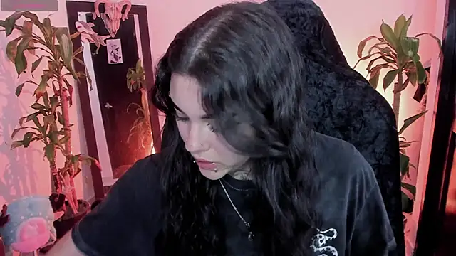Snapshot of MissCharlottte_18 chatting on 3, 6, 2026 MissCharlottte 18 online show from 3, 6, 2026