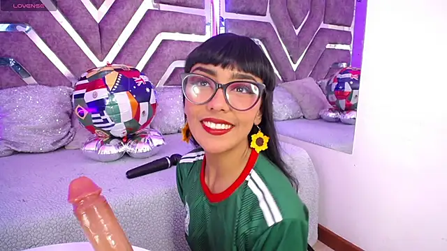Violett Gardenn online show from 16, 6, 2026