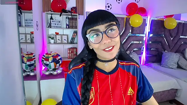 Violett Gardenn online show from 21, 6, 2026