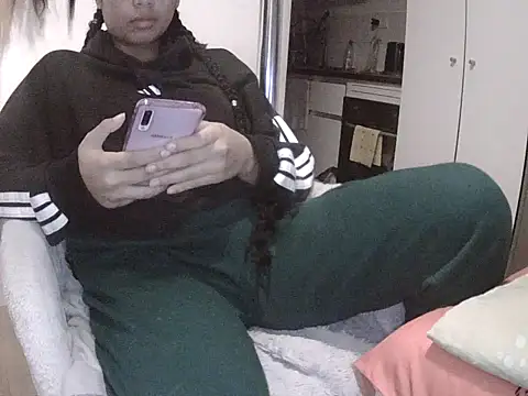 Snapshot of Aurora_Esmeralda1281 chatting on 29, 5, 2026 Aurora Esmeralda1281 online show from 29, 5, 2026