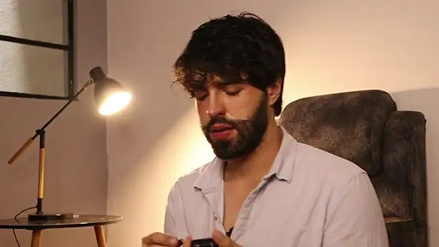 Snapshot of JuanMillano chatting on 20, 5, 2026 JuanMillano online show from 20, 5, 2026
