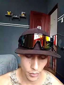 maxwell crazy1 online show from 14, 6, 2026