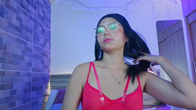 Snapshot of Evalune_ chatting on 2, 7, 2026 Evalune online show from 2, 7, 2026