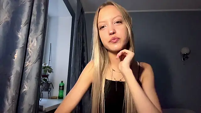 Snapshot of NievesHackey chatting on 19, 6, 2026 NievesHackey online show from 19, 6, 2026