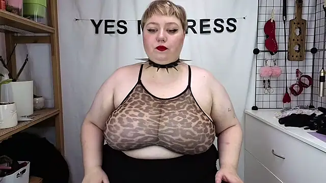 mistress molly online show from 16, 5, 2026