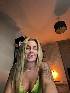 Snapshot of CharlottemilfUKx chatting on 21, 5, 2026 CharlottemilfUKx online show from 21, 5, 2026