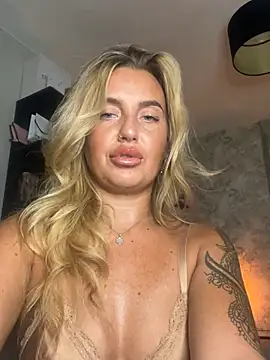 Snapshot of CharlottemilfUKx chatting on 2, 6, 2026 CharlottemilfUKx online show from 2, 6, 2026