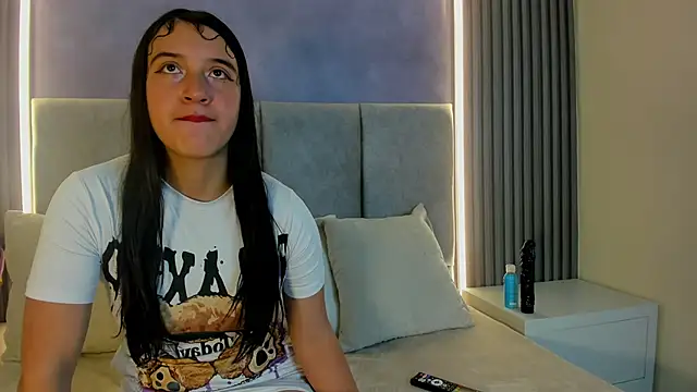 Abigail Aura online show from 25, 5, 2026