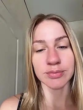 Snapshot of AnnaMist_ chatting on 18, 6, 2026 AnnaMist online show from 18, 6, 2026