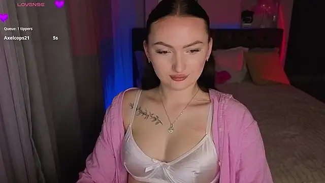 Snapshot of MizLouLou chatting on 16, 5, 2026 MizLouLou online show from 16, 5, 2026