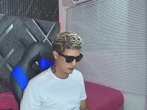 Snapshot of dominic_connor chatting on 27, 6, 2026 dominic connor online show from 27, 6, 2026
