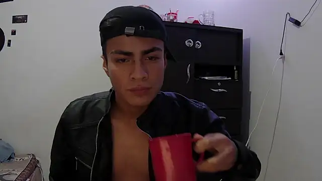 Snapshot of Fenix_hardcock chatting on 18, 5, 2026 Fenix hardcock online show from 18, 5, 2026