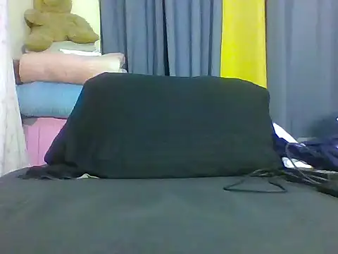 petite hottie online show from 18, 6, 2026