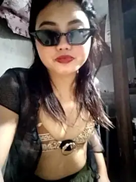 Snapshot of lie_louron chatting on 18, 5, 2026 lie louron online show from 18, 5, 2026