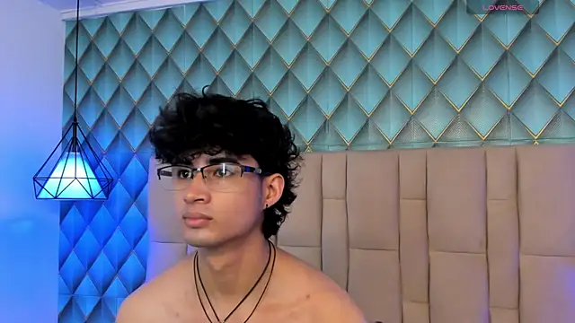 Snapshot of Sofia-Ethan chatting on 23, 5, 2026 Sofia-Ethan online show from 23, 5, 2026