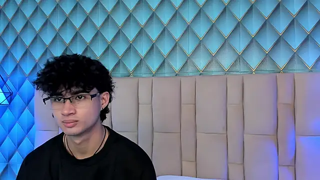 Snapshot of Sofia-Ethan chatting on 6, 6, 2026 Sofia-Ethan online show from 6, 6, 2026