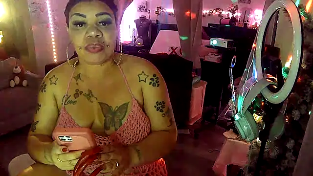Snapshot of NailGoddessnow chatting on 26, 4, 2026 NailGoddessnow online show from 26, 4, 2026