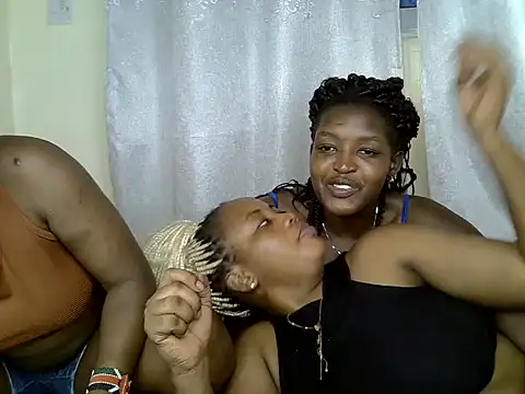 Lorainebabes online show from 6, 6, 2026