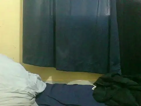 Snapshot of naughty-slender chatting on 21, 5, 2026 naughty-slender online show from 21, 5, 2026