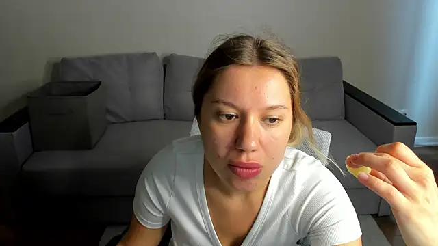 Snapshot of Shakira_Lux chatting on 16, 6, 2026 Shakira Lux online show from 16, 6, 2026