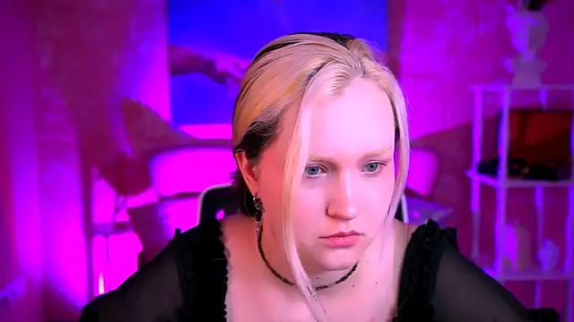 Snapshot of ViolettWoods chatting on 15, 6, 2026 ViolettWoods online show from 15, 6, 2026