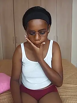 Snapshot of softglamqueen chatting on 19, 6, 2026 softglamqueen online show from 19, 6, 2026