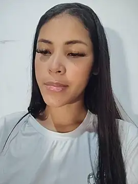 Snapshot of lusinee_ chatting on 18, 6, 2026 lusinee online show from 18, 6, 2026