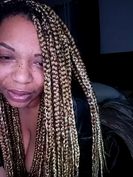 KinkeeKaee online show from 4, 7, 2026