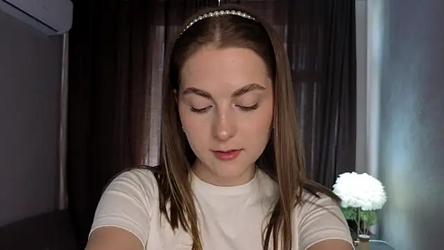 Snapshot of CarolannMirjah chatting on 28, 5, 2026 CarolannMirjah online show from 28, 5, 2026