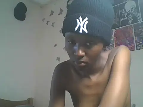 Snapshot of loversoncam chatting on 25, 5, 2026 loversoncam online show from 25, 5, 2026