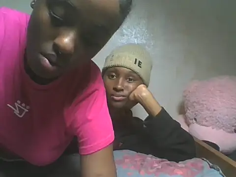 Snapshot of loversoncam chatting on 17, 6, 2026 loversoncam online show from 17, 6, 2026