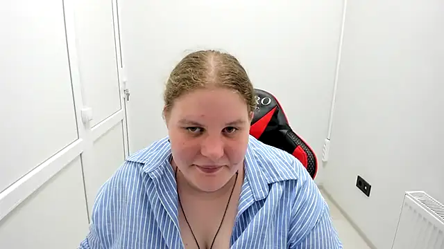 Snapshot of Bella_shyy_ chatting on 11, 6, 2026 Bella shyy online show from 11, 6, 2026