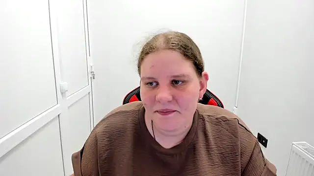 Snapshot of Bella_shyy_ chatting on 21, 6, 2026 Bella shyy online show from 21, 6, 2026