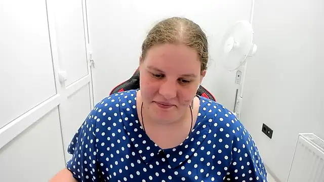 Snapshot of Bella_shyy_ chatting on 10, 7, 2026 Bella shyy online show from 10, 7, 2026