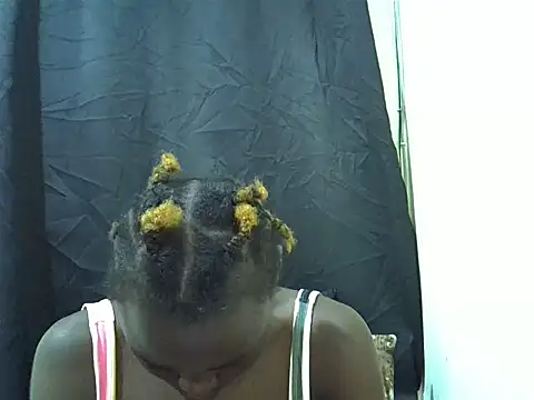 Cutteypeach online show from 9, 6, 2026
