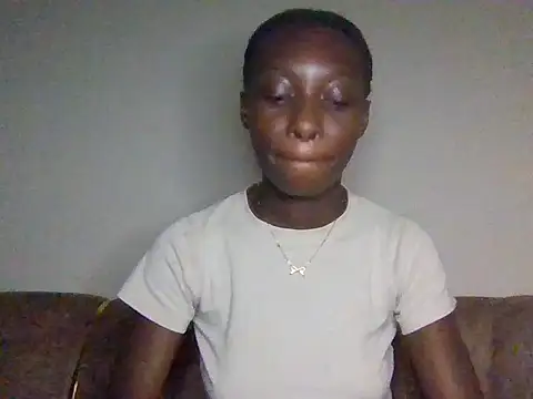 Snapshot of miss_petite0 chatting on 8, 6, 2026 miss petite0 online show from 8, 6, 2026