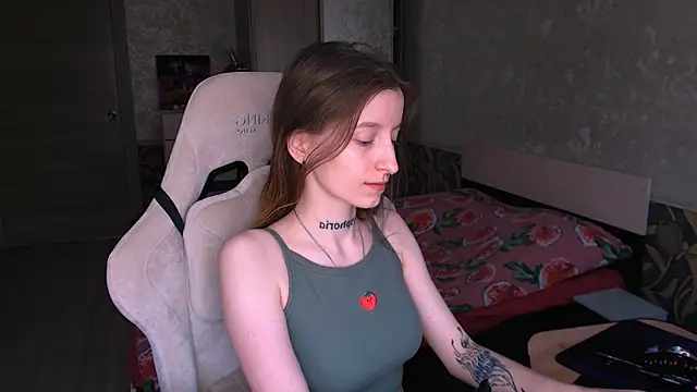 Snapshot of cath_alien chatting on 24, 5, 2026 cath alien online show from 24, 5, 2026