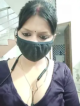 ZOYA-STRIP online show from 18, 6, 2026