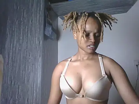 Snapshot of Tempting_Ebony chatting on 6, 6, 2026 Tempting Ebony online show from 6, 6, 2026