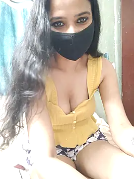 Amrita Thakur01 online show from 4, 6, 2026