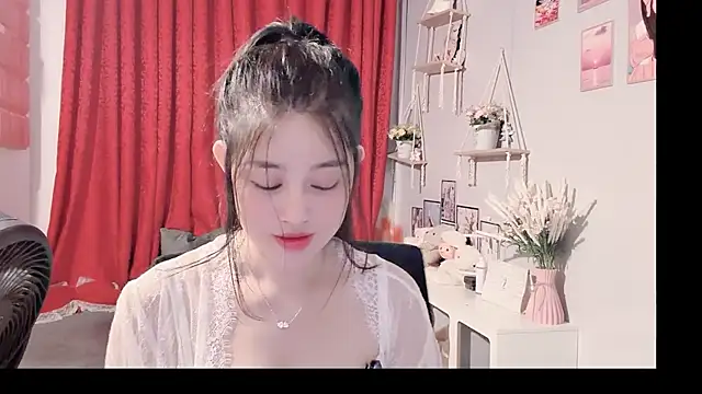 Snapshot of Bee-Cherry chatting on 5, 6, 2026 Bee-Cherry online show from 5, 6, 2026