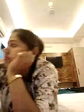 Snapshot of Miss_kirtii chatting on 18, 5, 2026 Miss kirtii online show from 18, 5, 2026