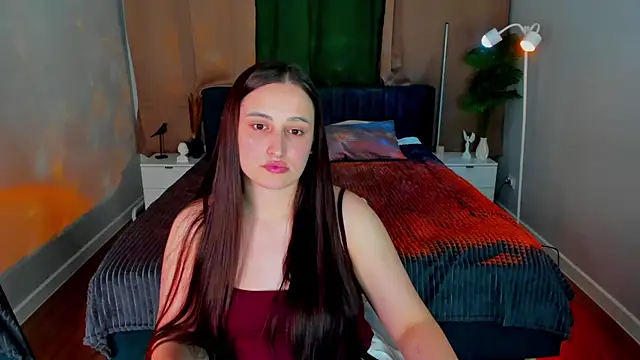 Elizabet Colllins online show from 7, 6, 2026