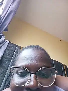 Snapshot of munyyypoo chatting on 6, 7, 2026 munyyypoo online show from 6, 7, 2026