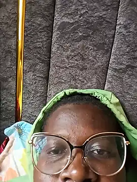 Snapshot of munyyypoo chatting on 11, 7, 2026 munyyypoo online show from 11, 7, 2026