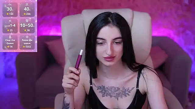 Snapshot of EmilyyMoon chatting on 12, 6, 2026 EmilyyMoon online show from 12, 6, 2026