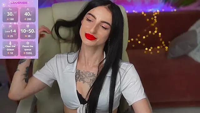 Snapshot of EmilyyMoon chatting on 19, 6, 2026 EmilyyMoon online show from 19, 6, 2026