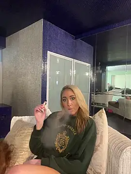 MirrorMia online show from 19, 5, 2026